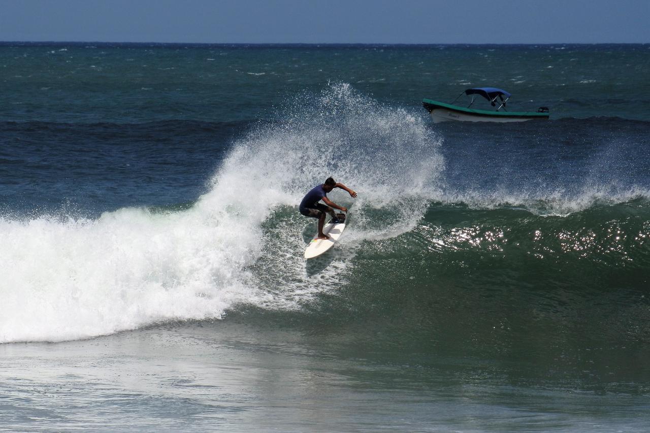 99 Surf Lodge El Limon Exterior photo